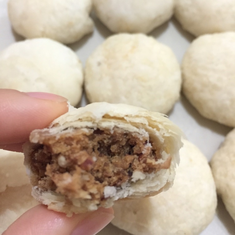 薄如蝉翼的中式酥皮——玫瑰鲜花饼