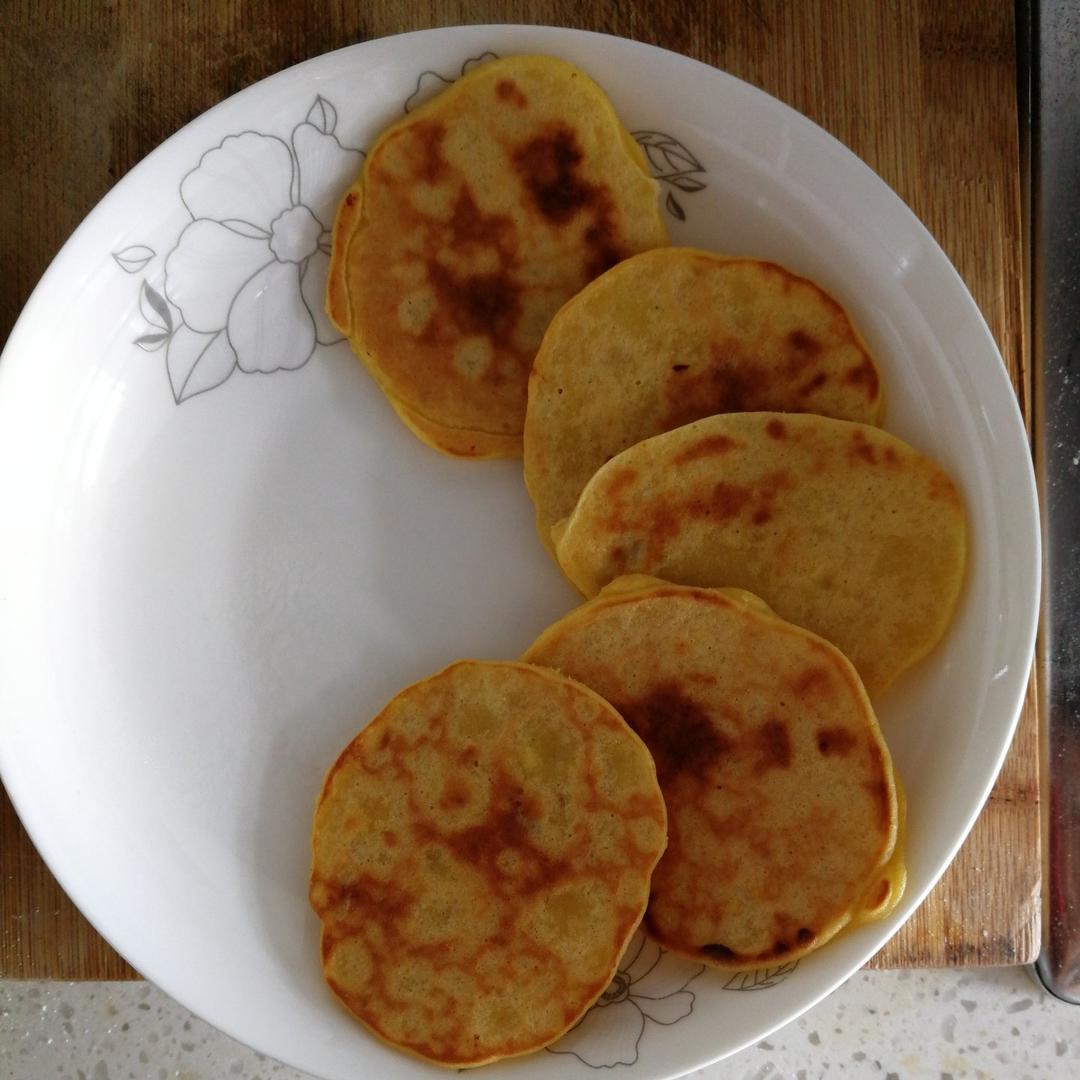 可爱小点心，香蕉小饼，做法超级简单的哦，宝宝最爱