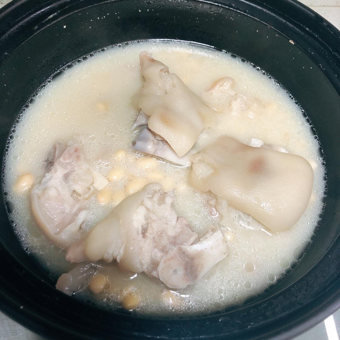 黄豆猪蹄汤（简易家常版）
