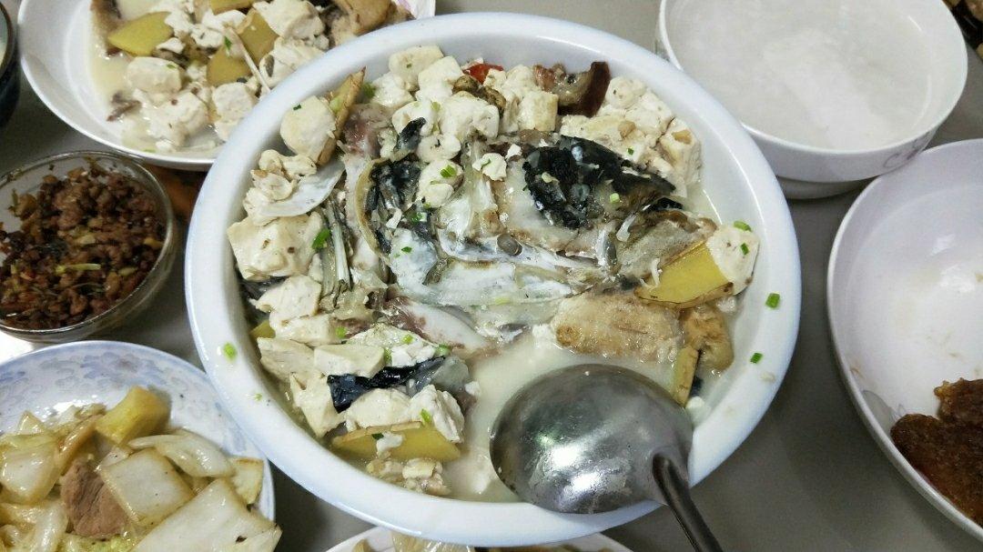 鱼头豆腐汤