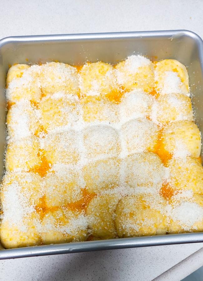 椰蓉脆底小面包，一口一个不吱声