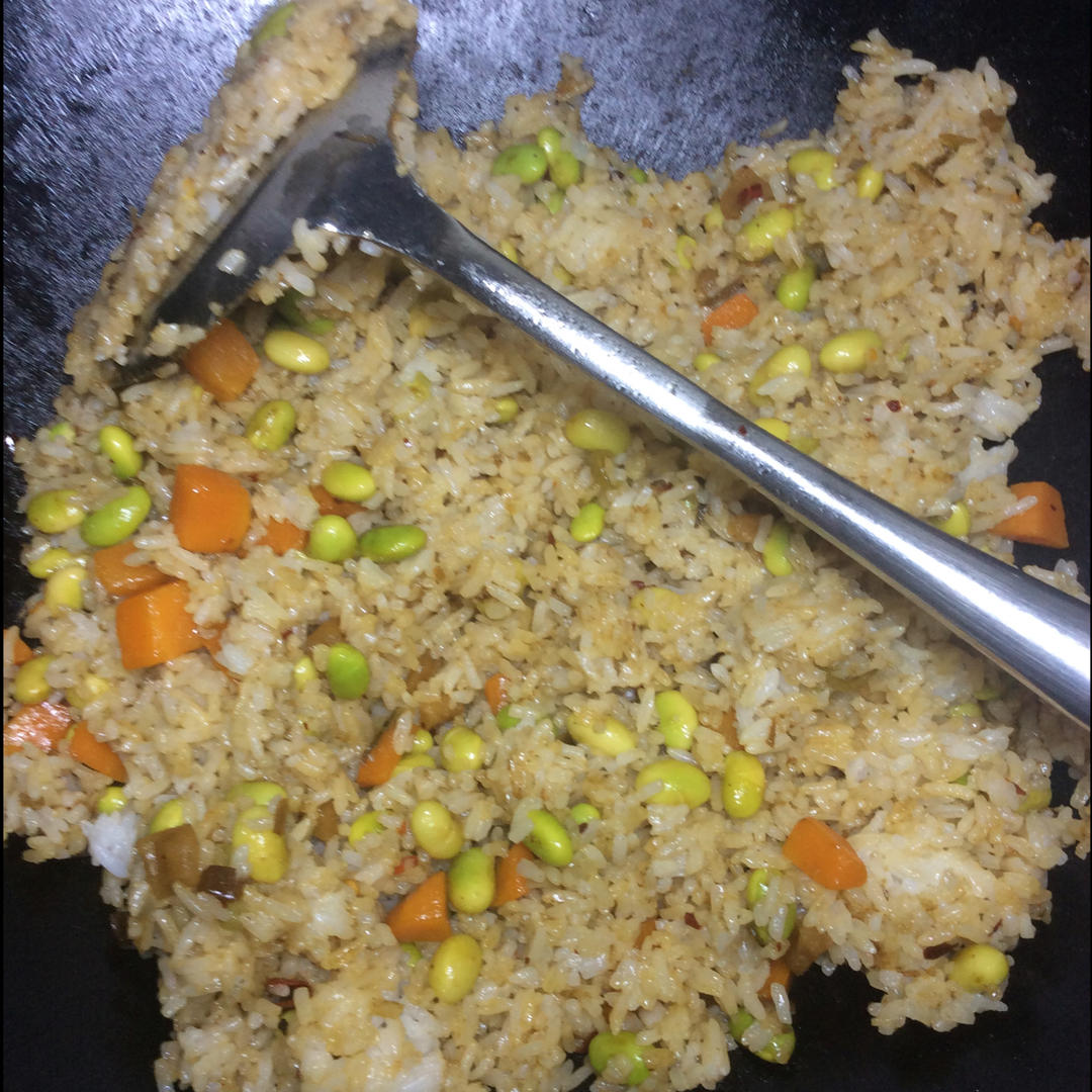 泡菜萝卜三文鱼炒饭