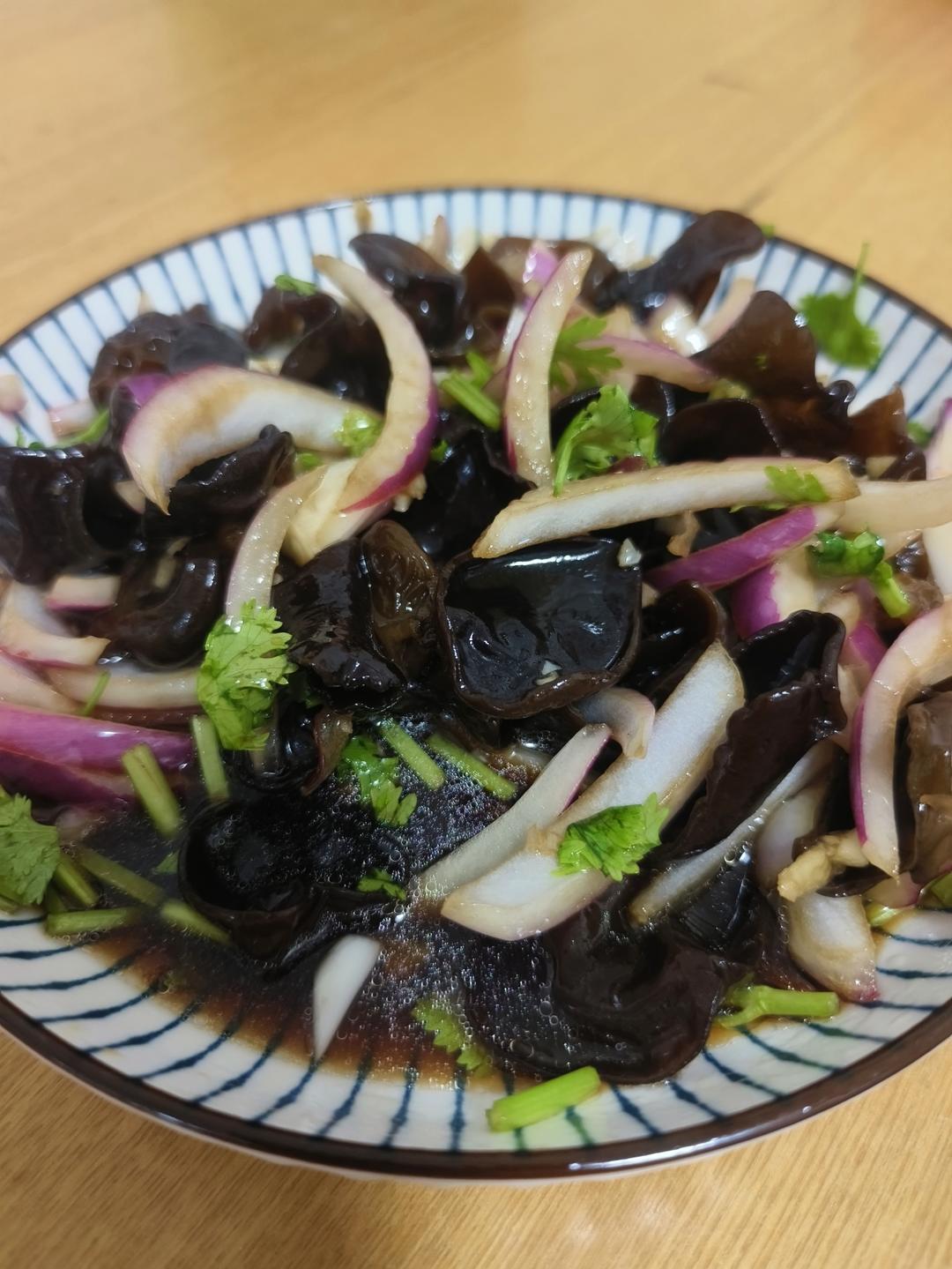 凉拌洋葱木耳