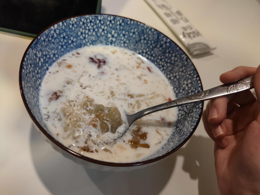 桃胶皂角米雪燕美颜羹