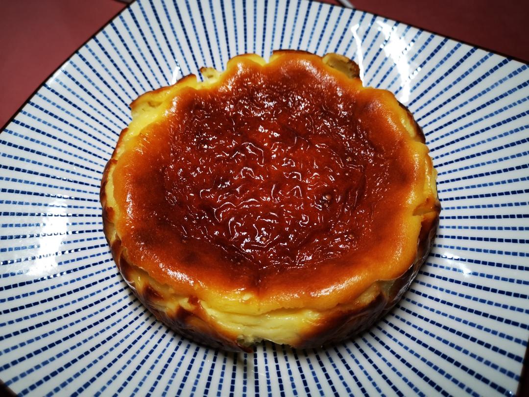 “烧伤”的奶酪蛋糕Burnt cheese cake