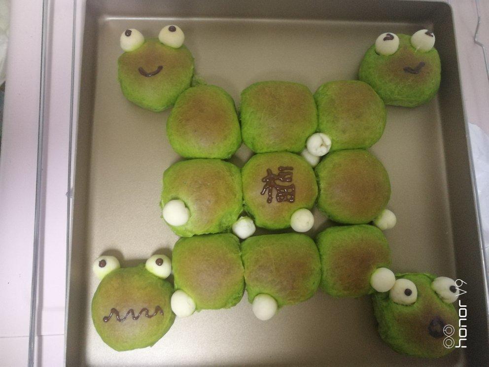青蛙挤挤小面包