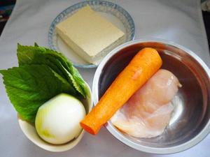 日式紫苏鸡肉汉堡排的做法 步骤1