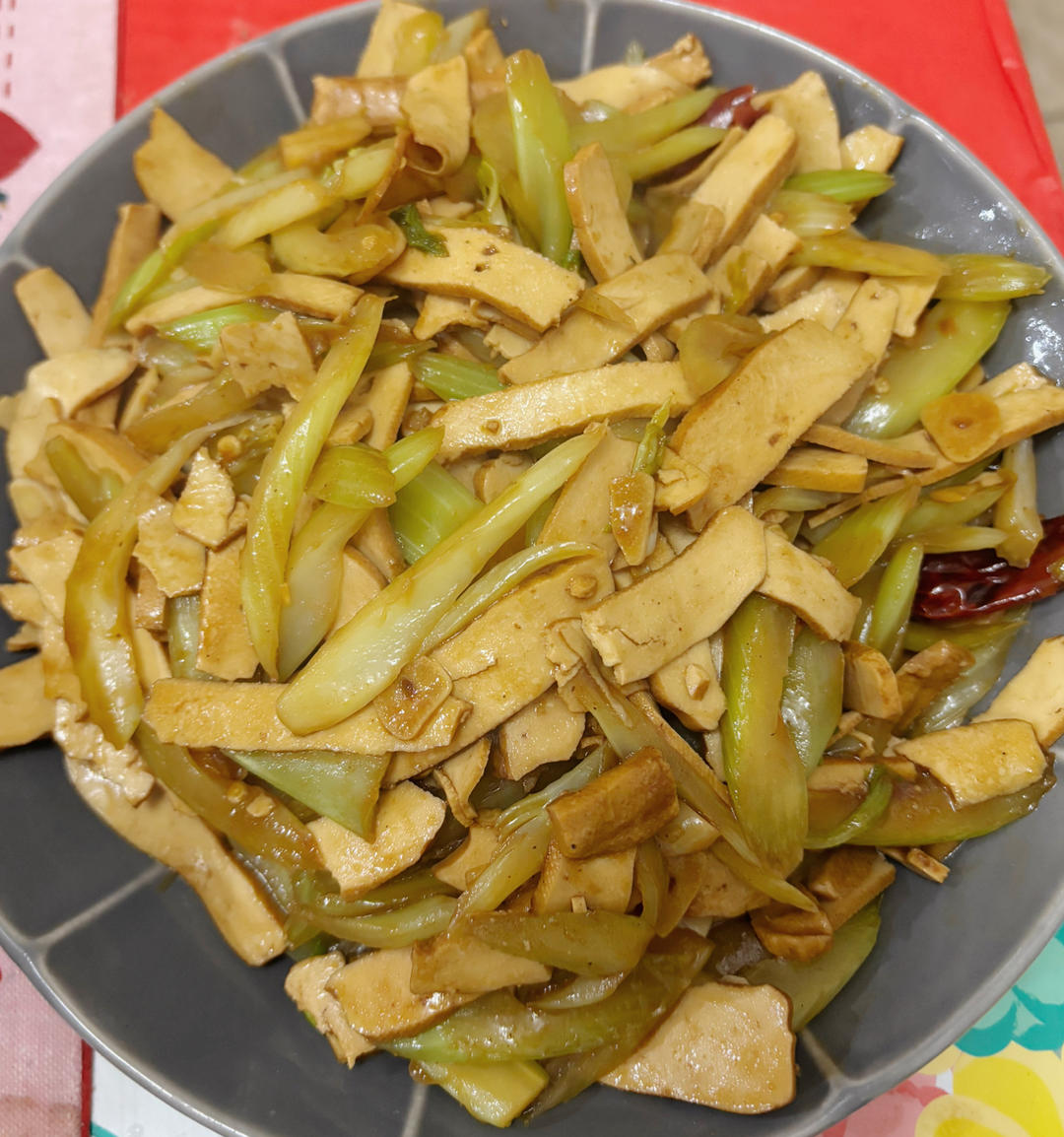 芹菜炒香干