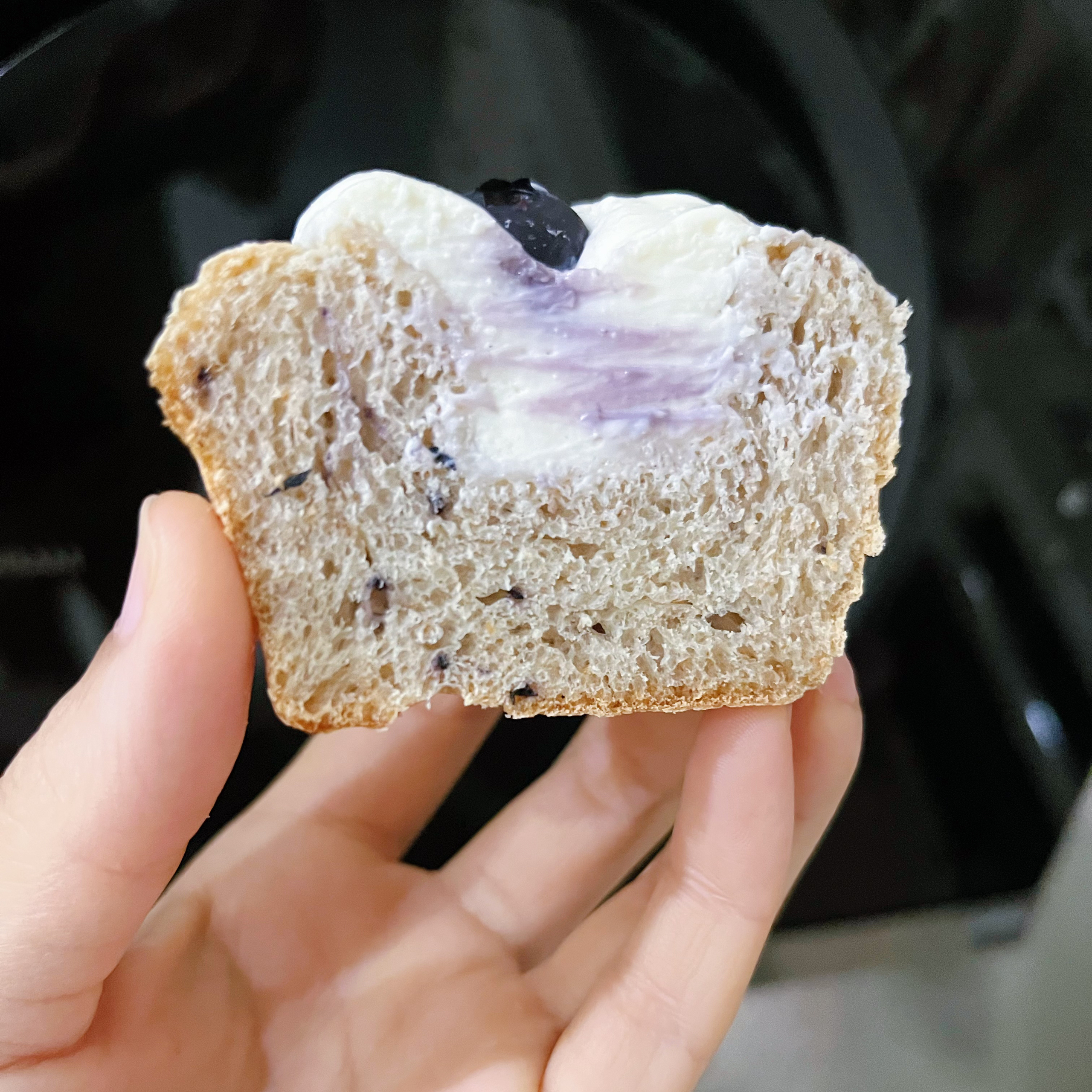 原地美翻｜好吃又好看的蓝莓乳酪面包