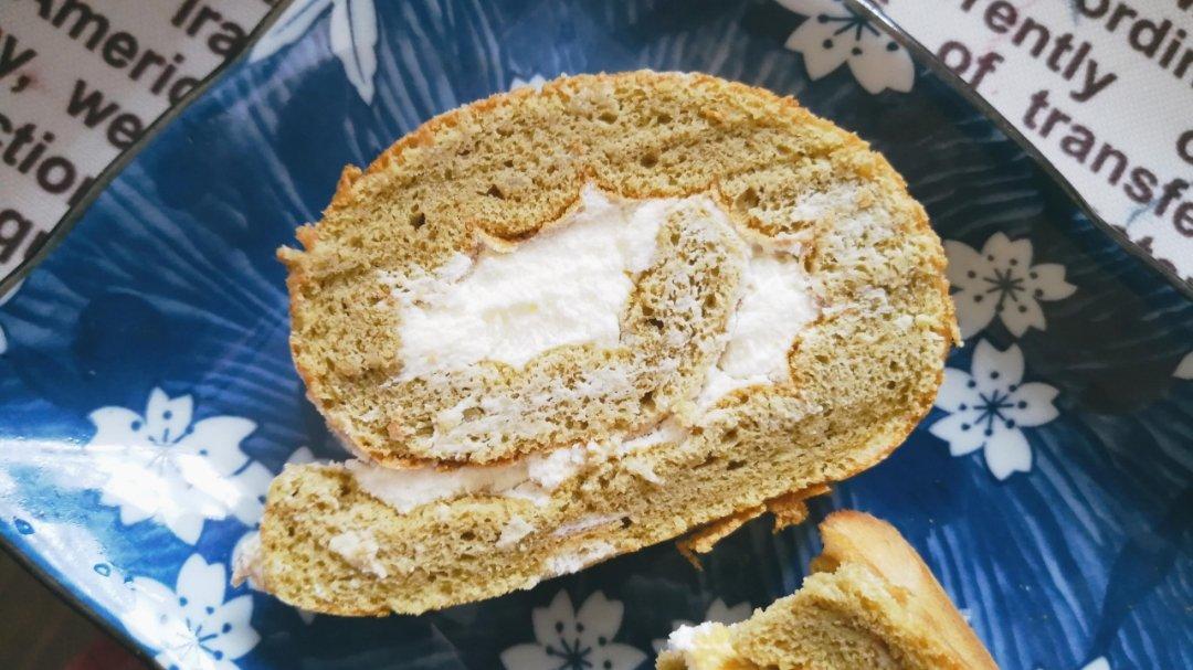 波点抹茶奶冻蛋糕卷