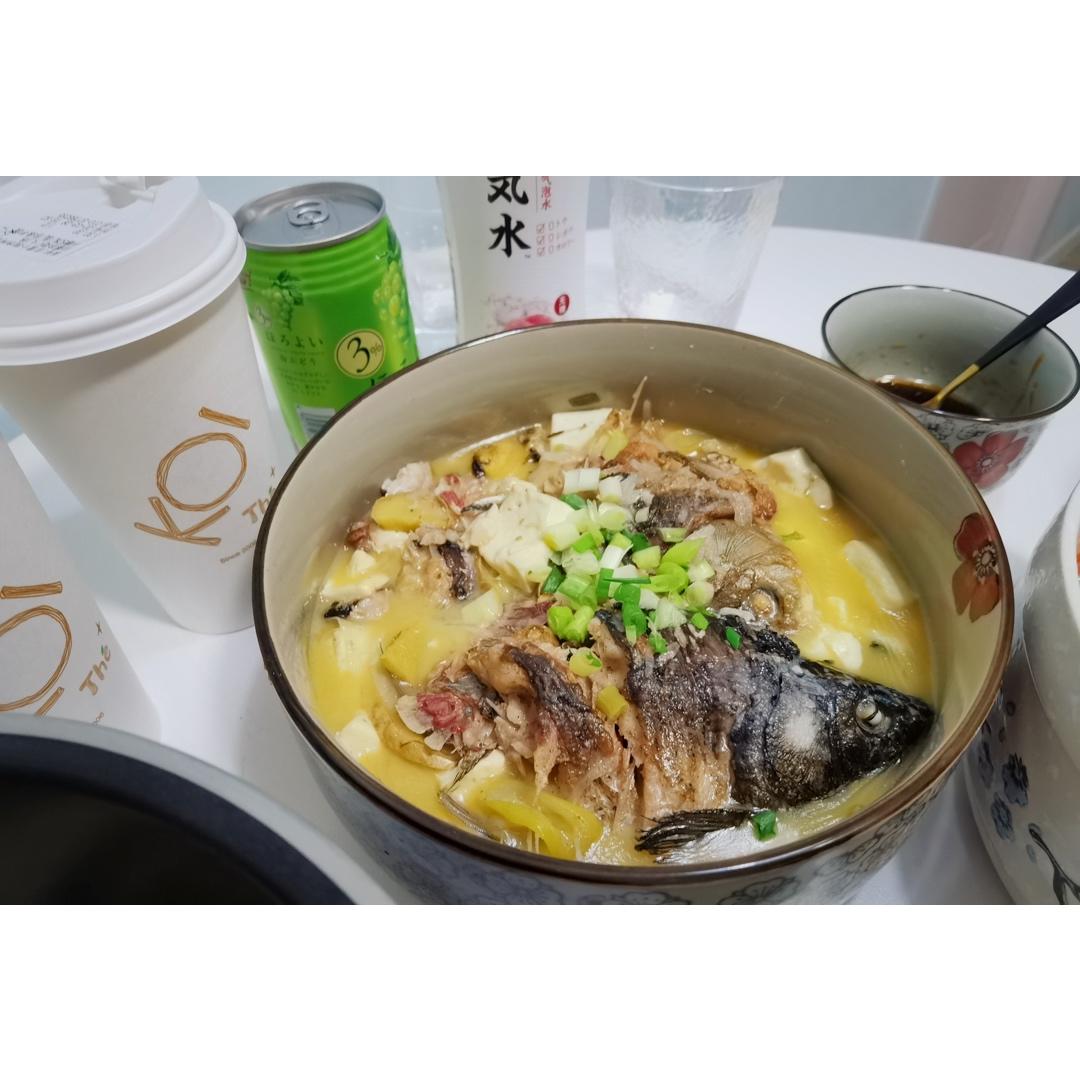 奶白鲫鱼豆腐汤|一条鱼最后的温柔