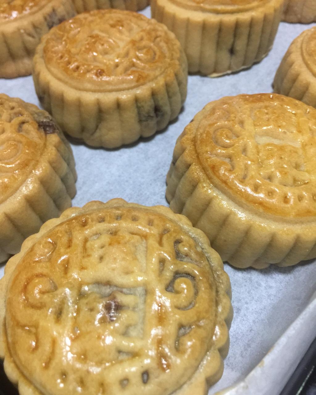 广式月饼—蛋黄莲蓉月饼