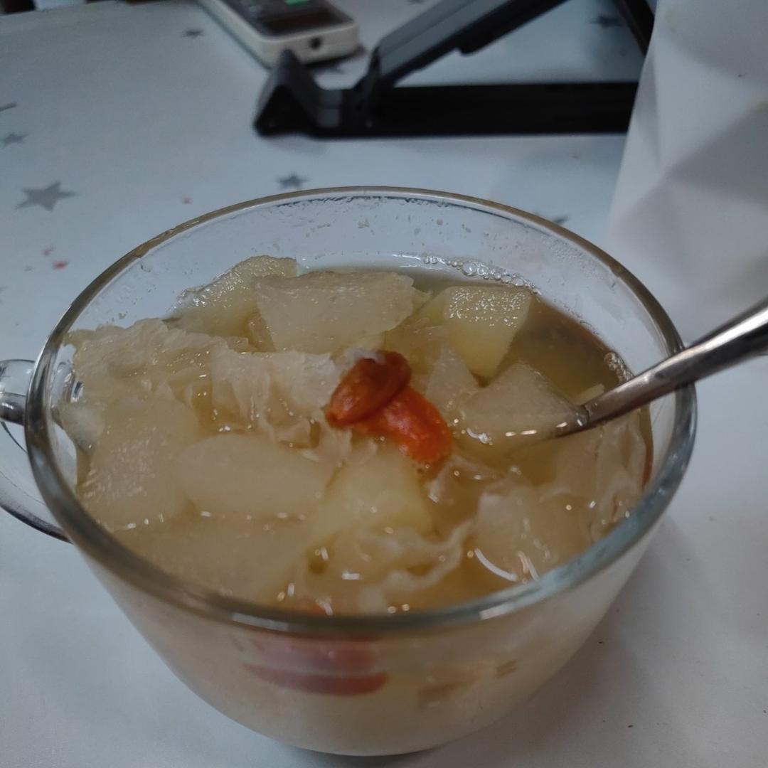 冰糖银耳梨汤