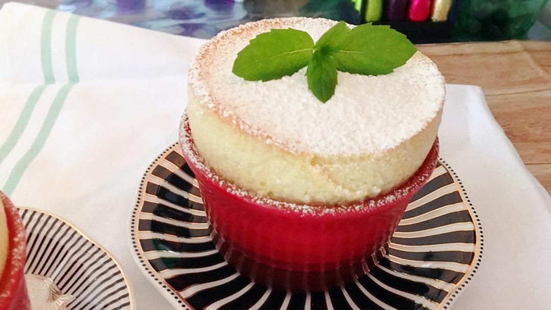 爱可思的小厨房做的香草舒芙蕾 vanilla soufflé(法国经典甜品)| 爱