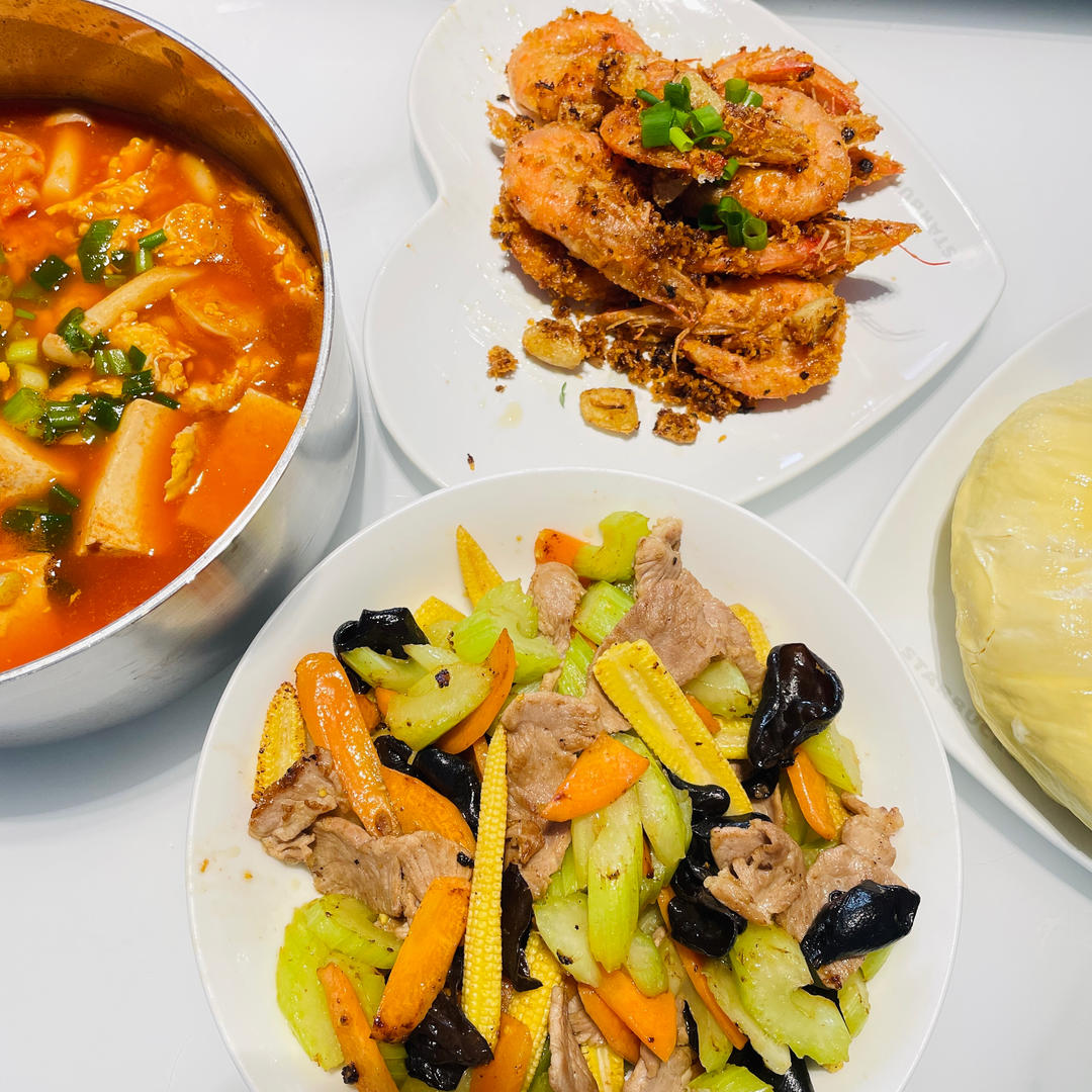 鲜虾菌菇豆腐汤