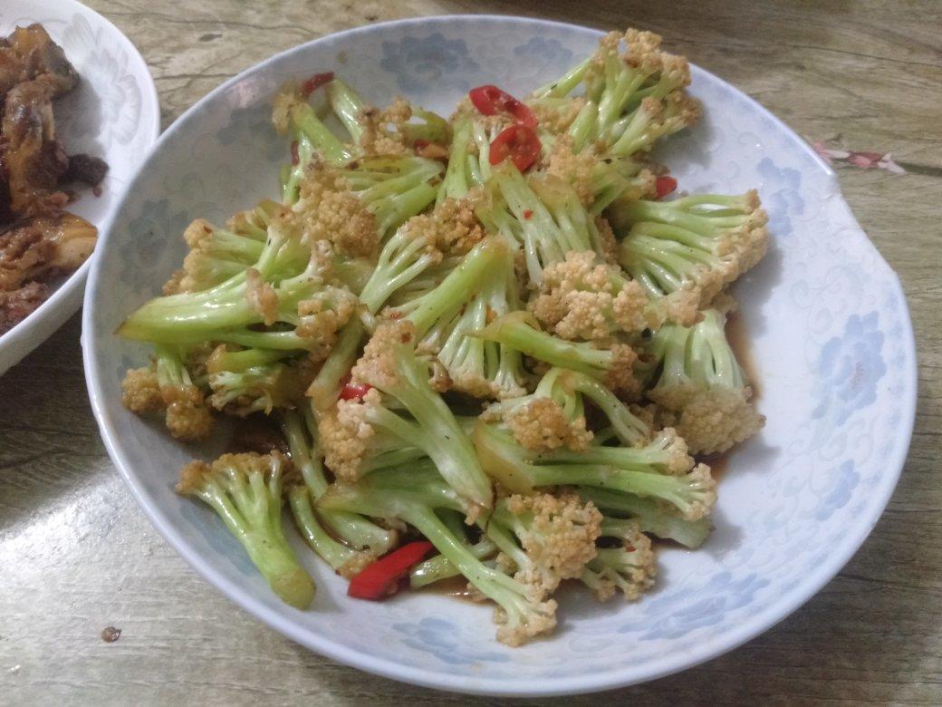 老丁的私房菜-干锅花菜