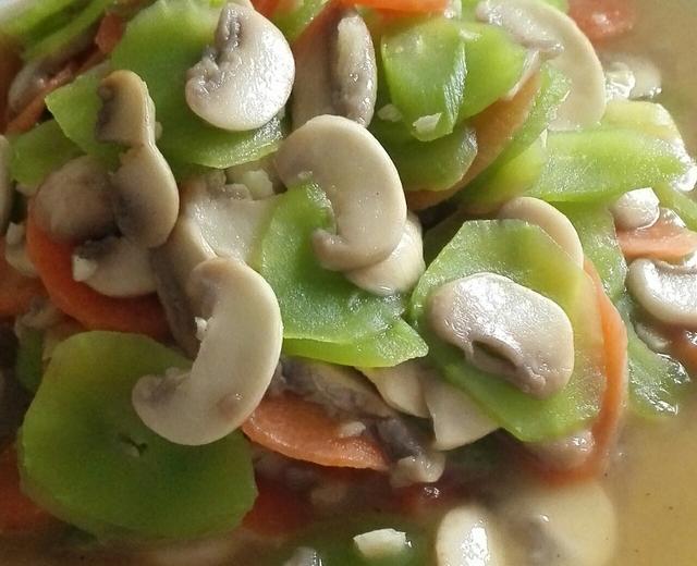 蒜香蘑菇莴笋胡萝卜片