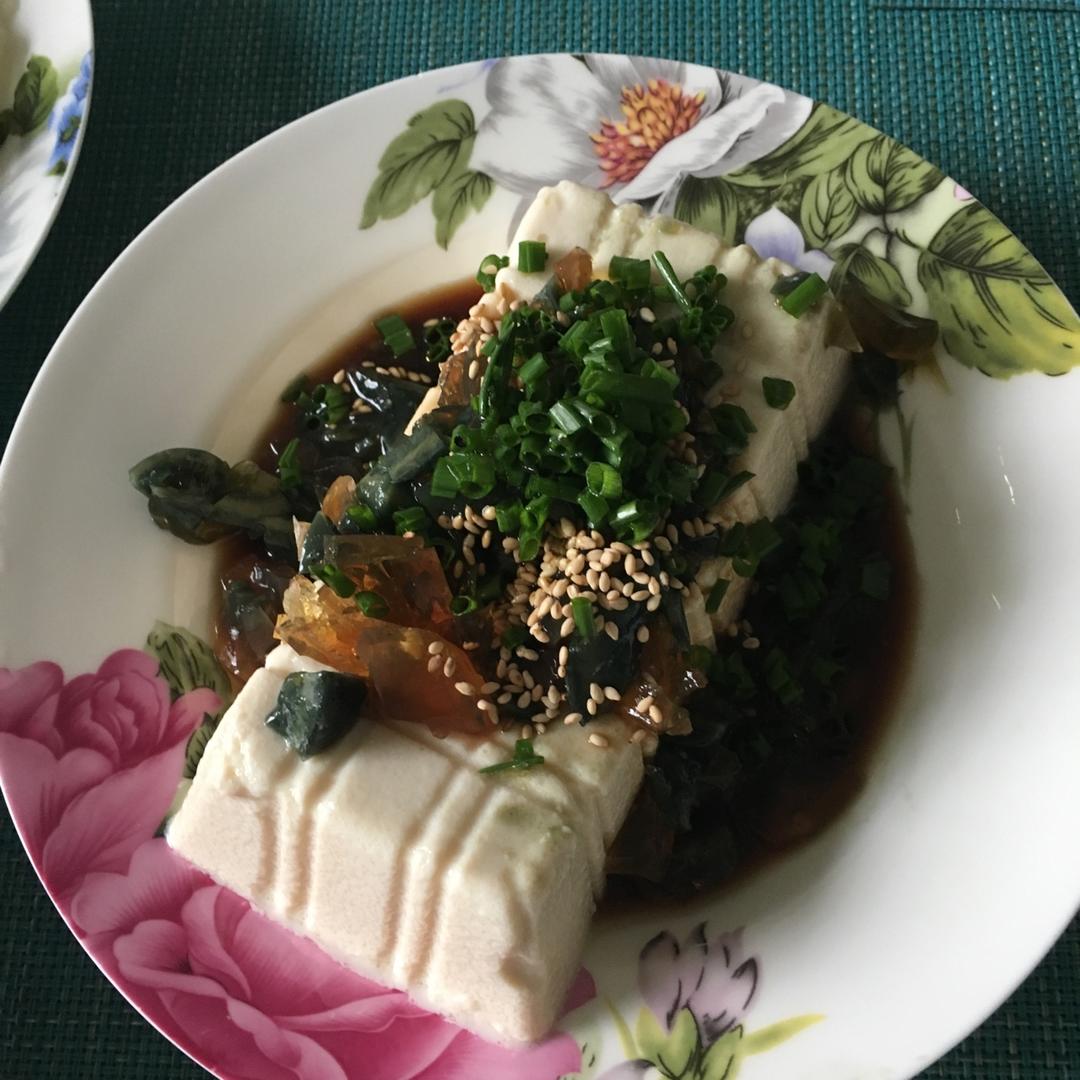 凉拌皮蛋豆腐