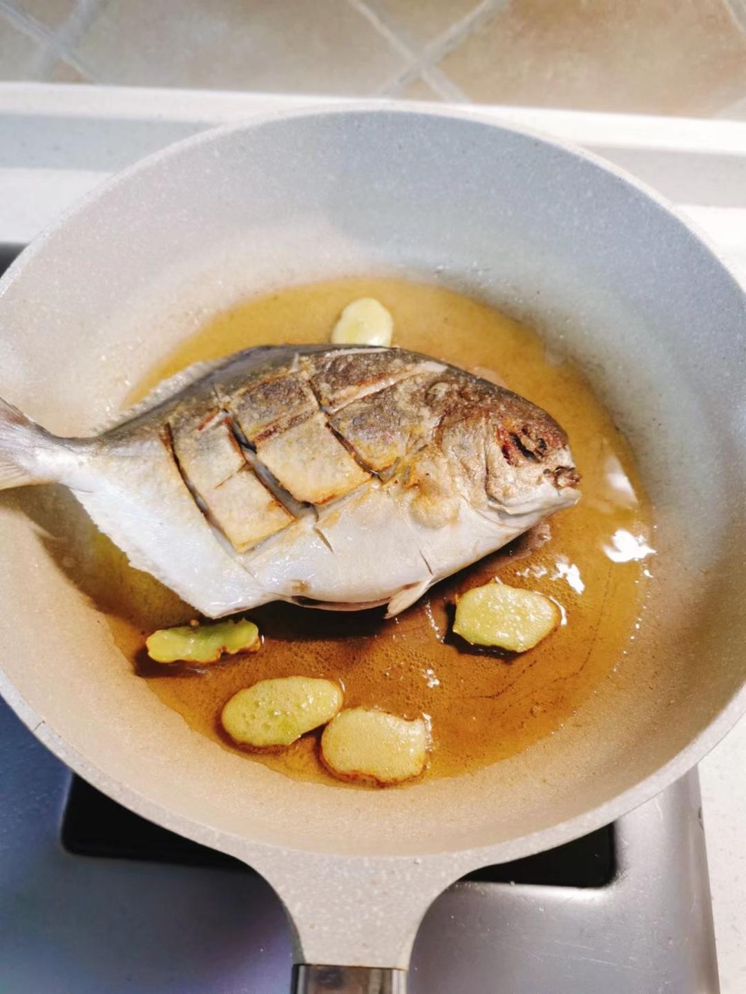 【家常菜】上海红烧鲳鱼