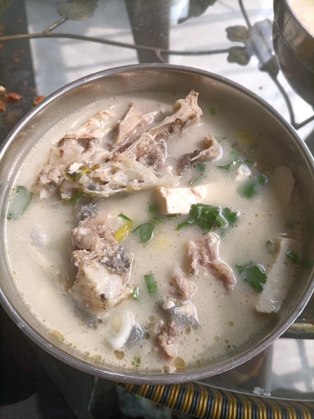 奶白鱼头汤（鲜）