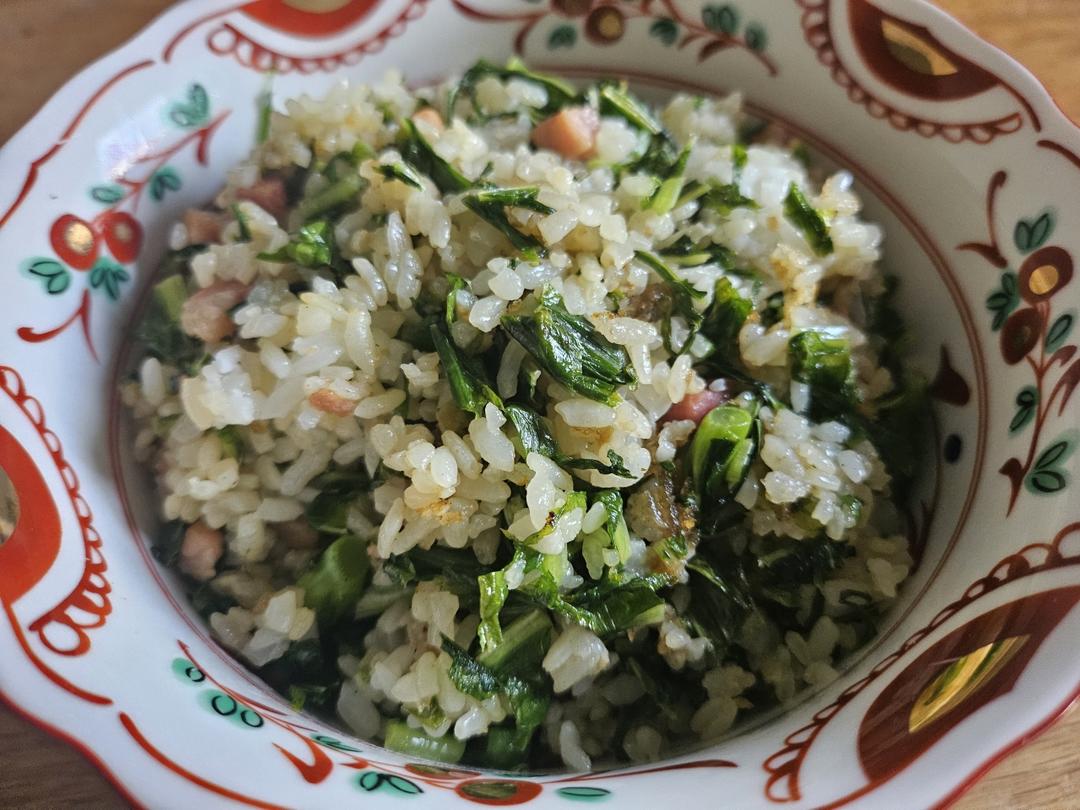 简单的美味的莴笋叶菜饭
