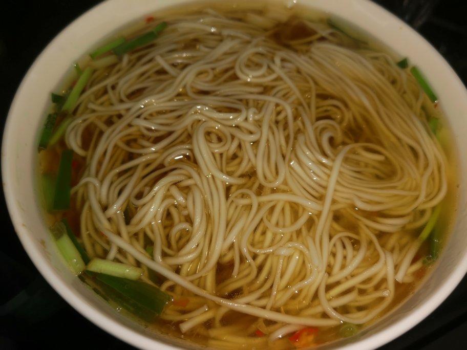 热汤面