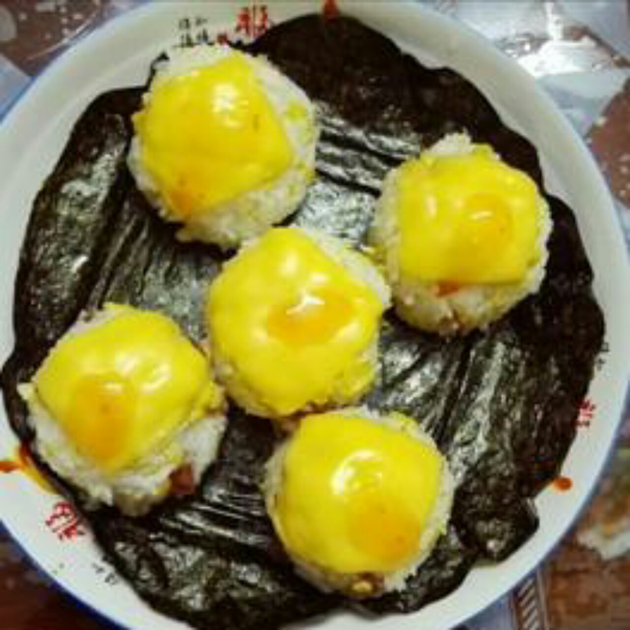 奶酪片烤饭团。