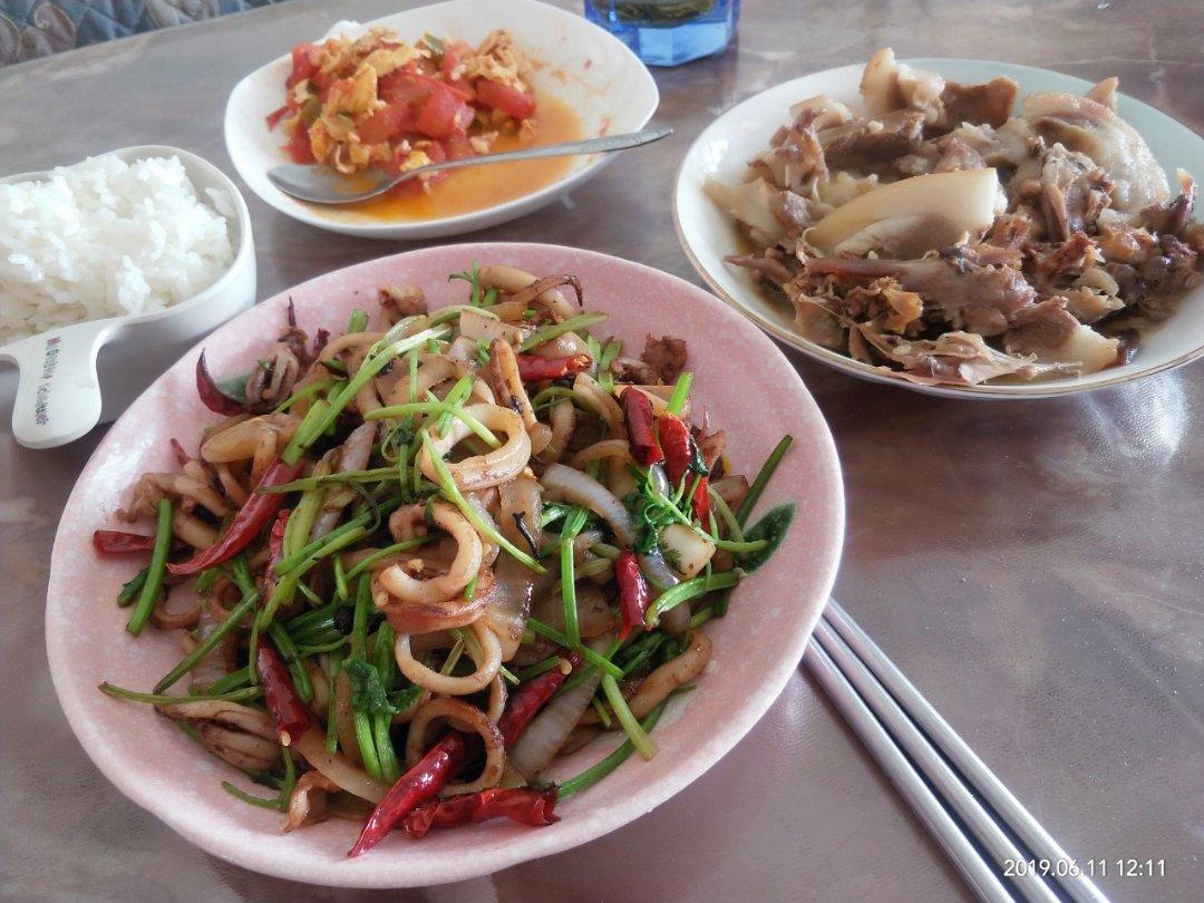 爆炒鱿鱼须