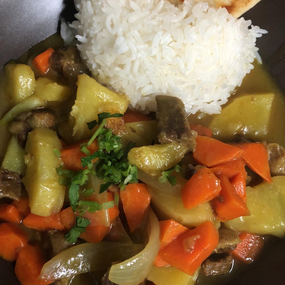 香浓咖喱牛肉饭&麻辣牛肉面