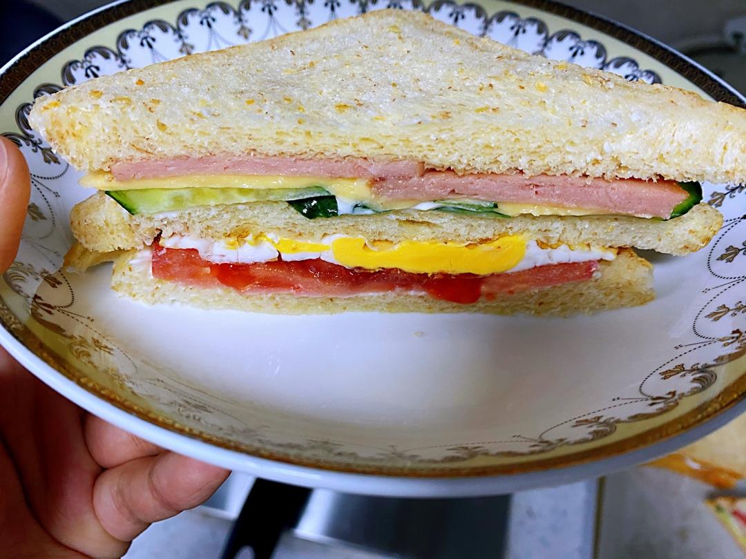 火腿芝士蛋三文治
