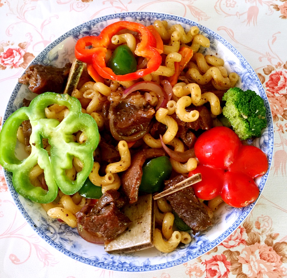 小牛排&通心粉