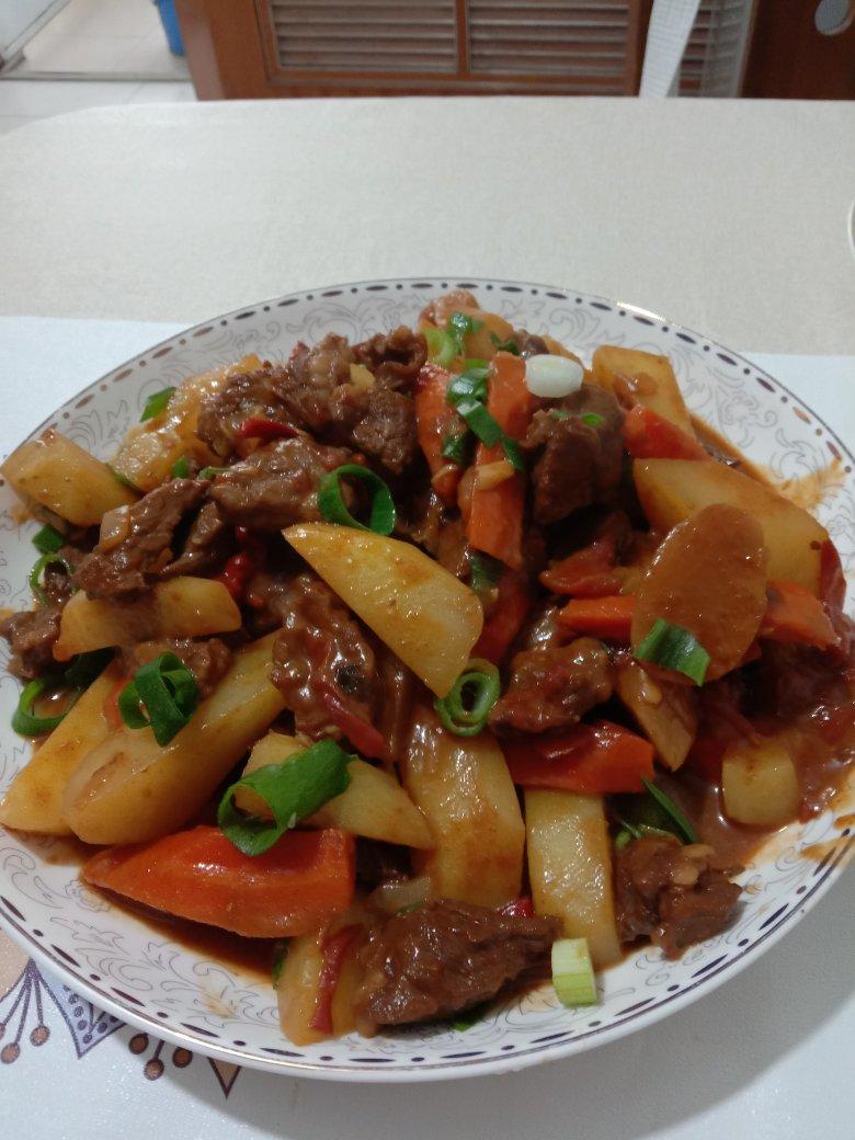 红烧牛肉土豆 （独家秘制）