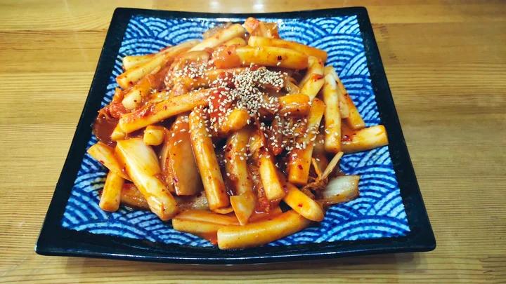 泡菜炒年糕