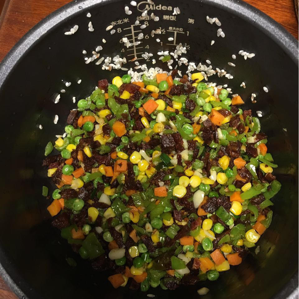 电饭锅版香菇腊肠饭