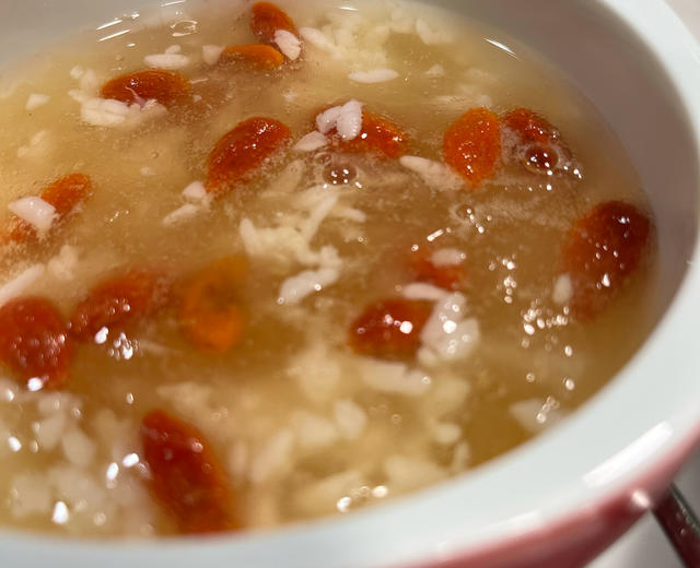 姜汁银耳酒酿甜汤的做法