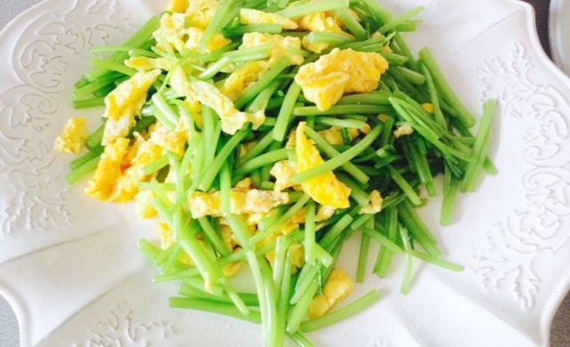 茼蒿鸡蛋的做法