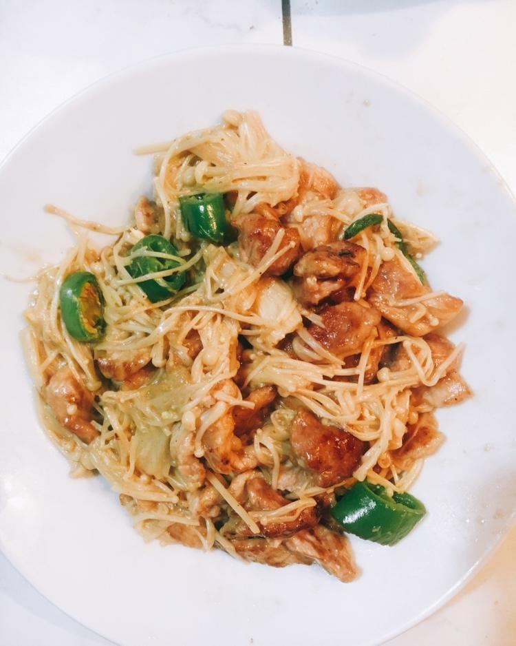 金针菇炒肉