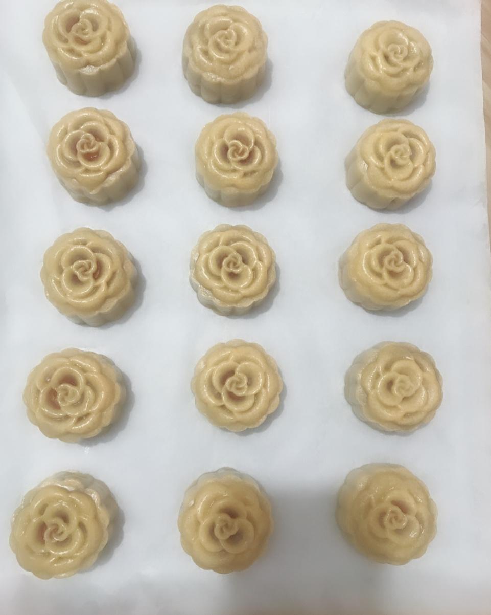 广式月饼——蛋黄莲蓉月饼