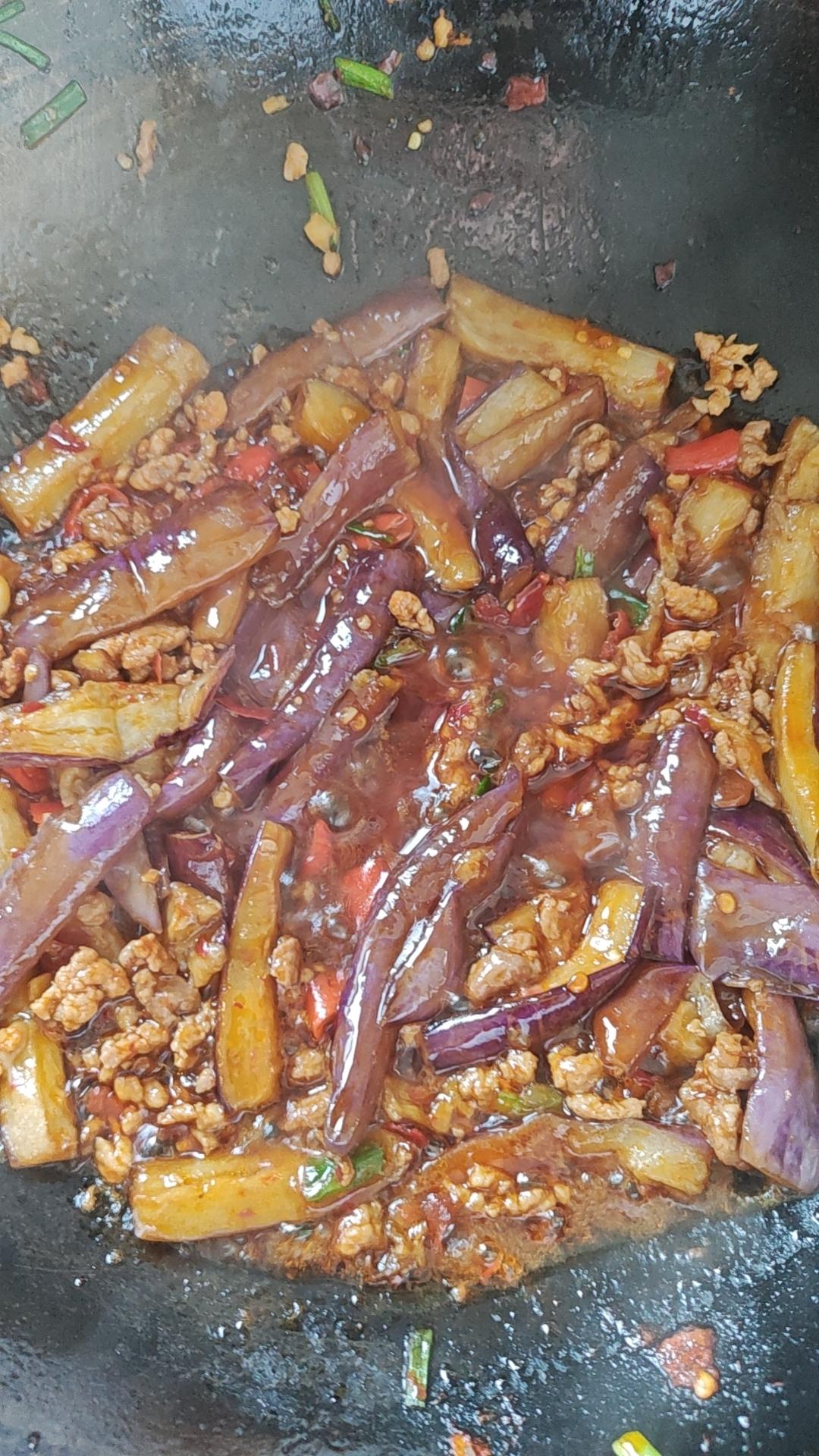 开胃下饭菜！巨简单的家常鱼香茄子煲