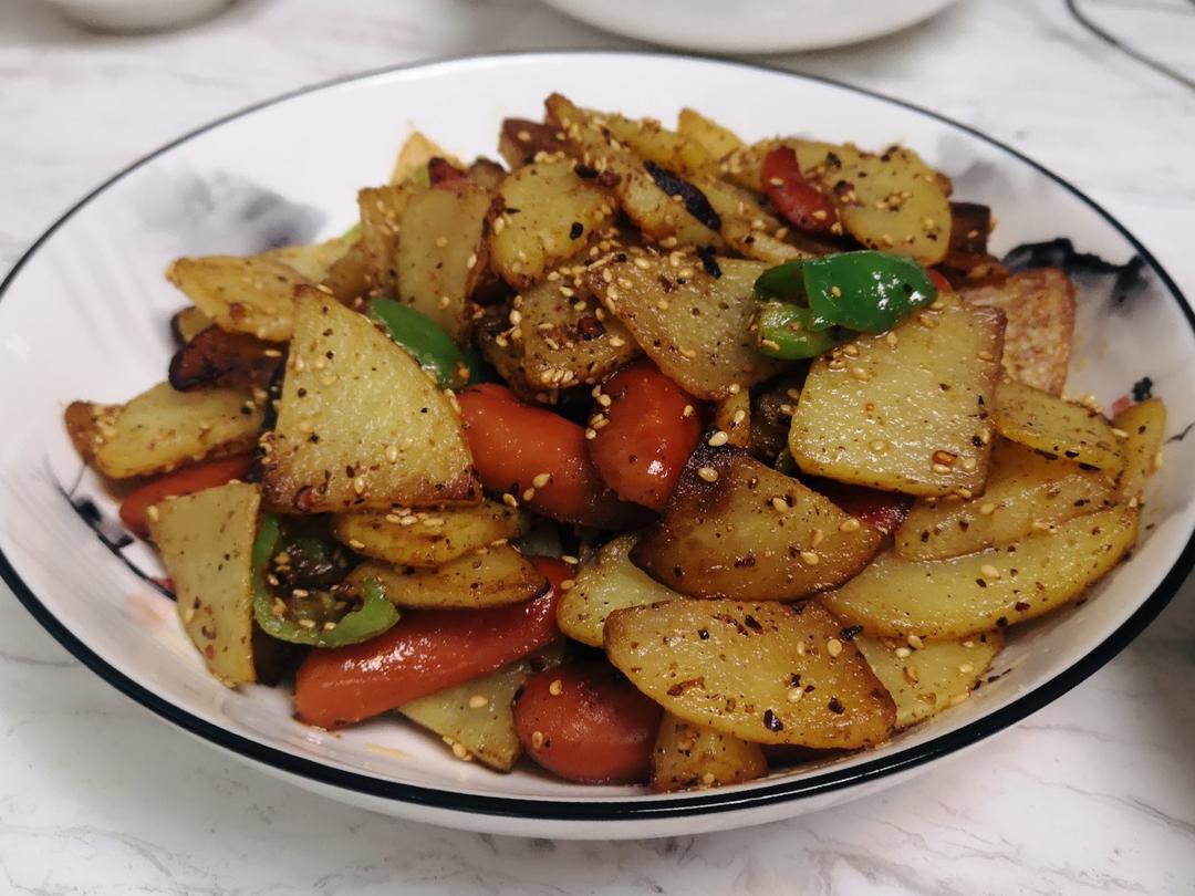 孜然火腿土豆丁