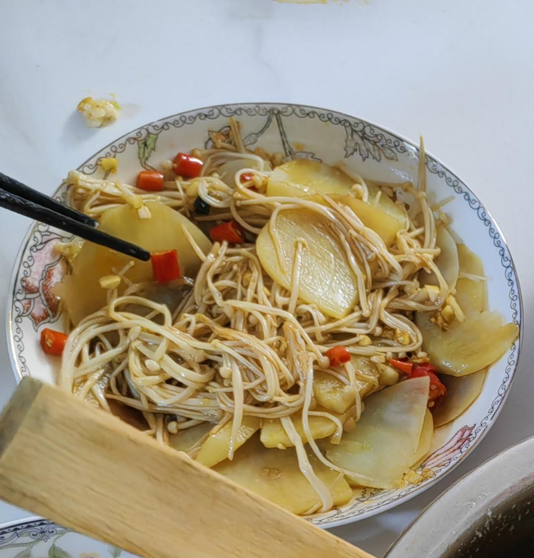 凉拌金针菇