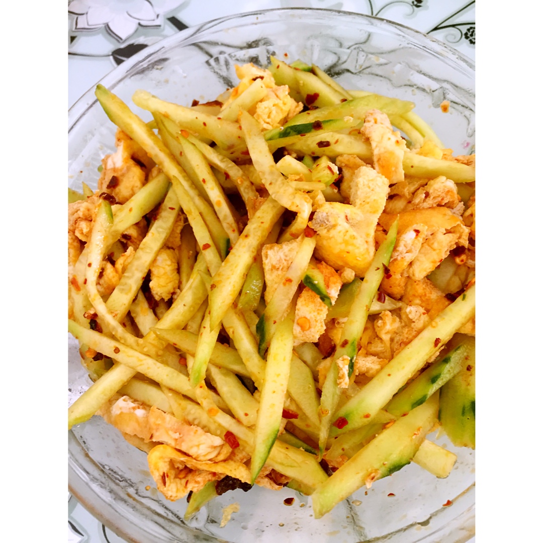 夏天来了--鸡蛋黄瓜凉菜