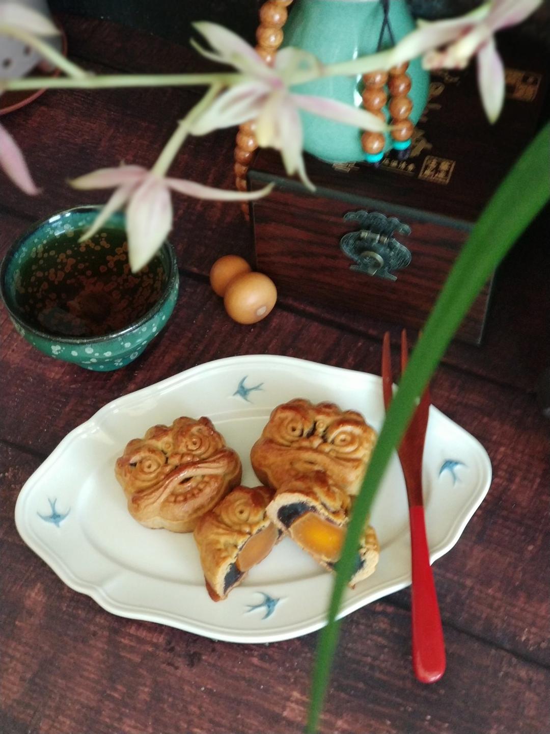 广式月饼－－蛋黄豆沙月饼