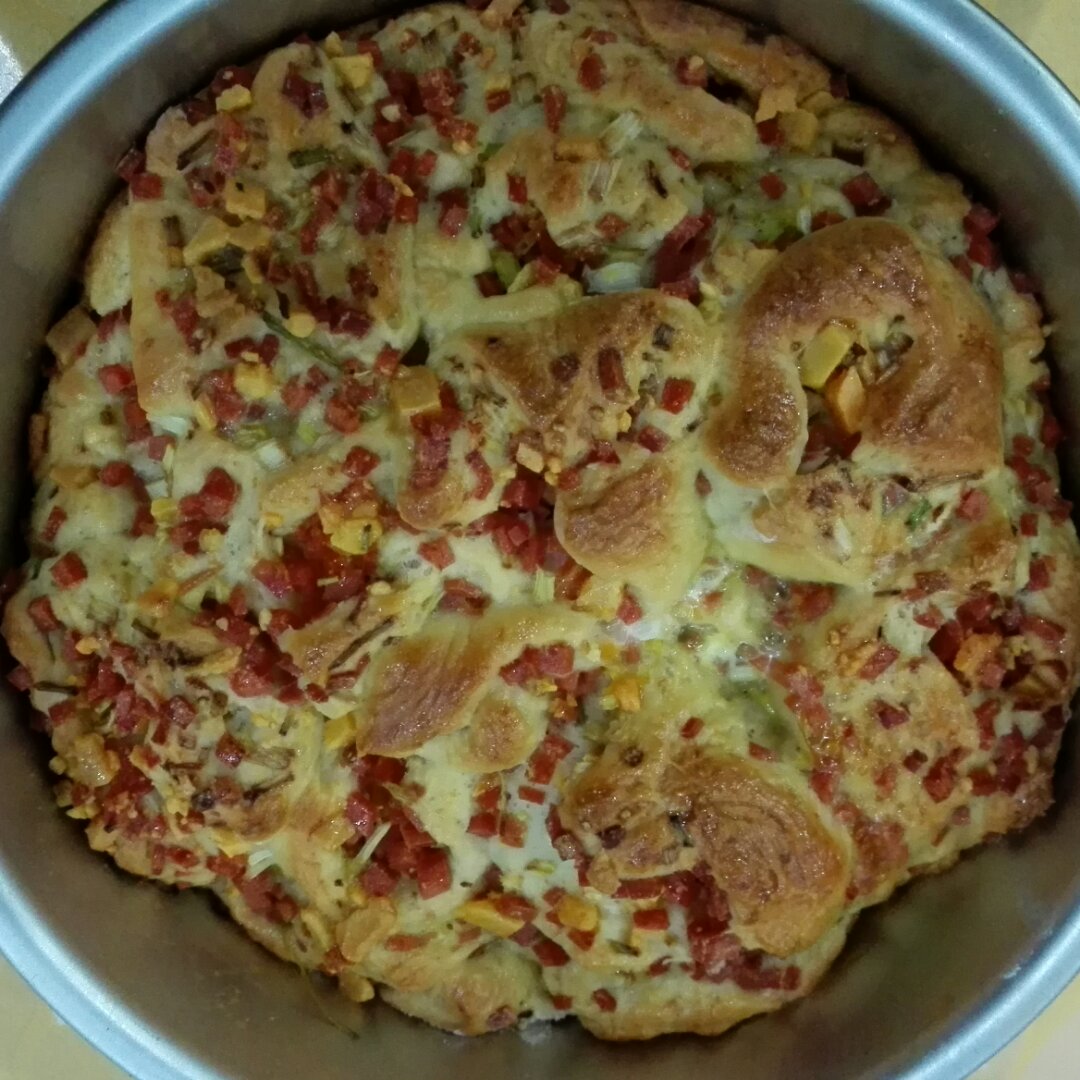 咸蛋黄培根葱香手撕包-香的没道理