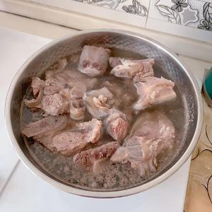煲炖牛尾骨汤的做法 步骤3