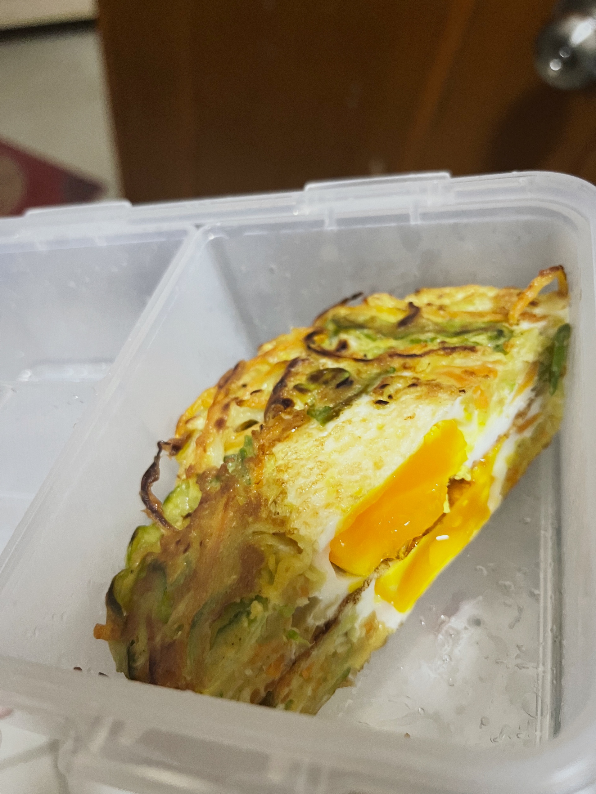 快手早餐｜鸟巢煎蛋饼的做法