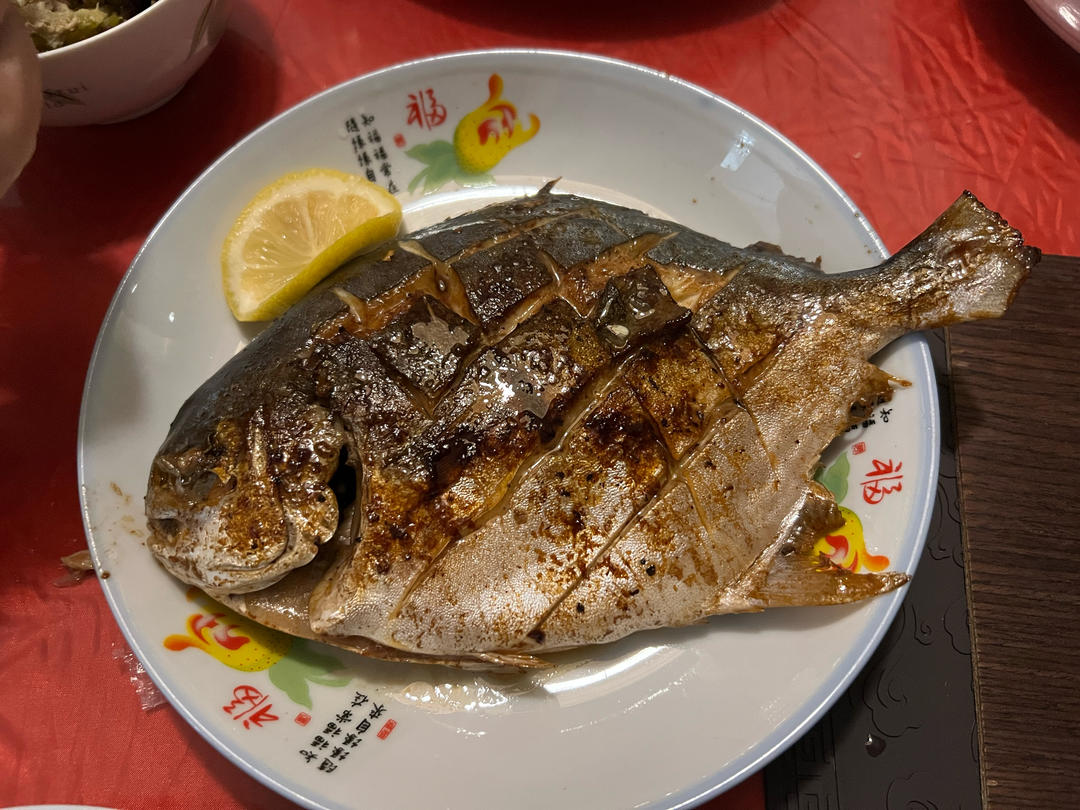 完美版干煎鲳鱼，皮不破、肉不碎、外香里嫩。
