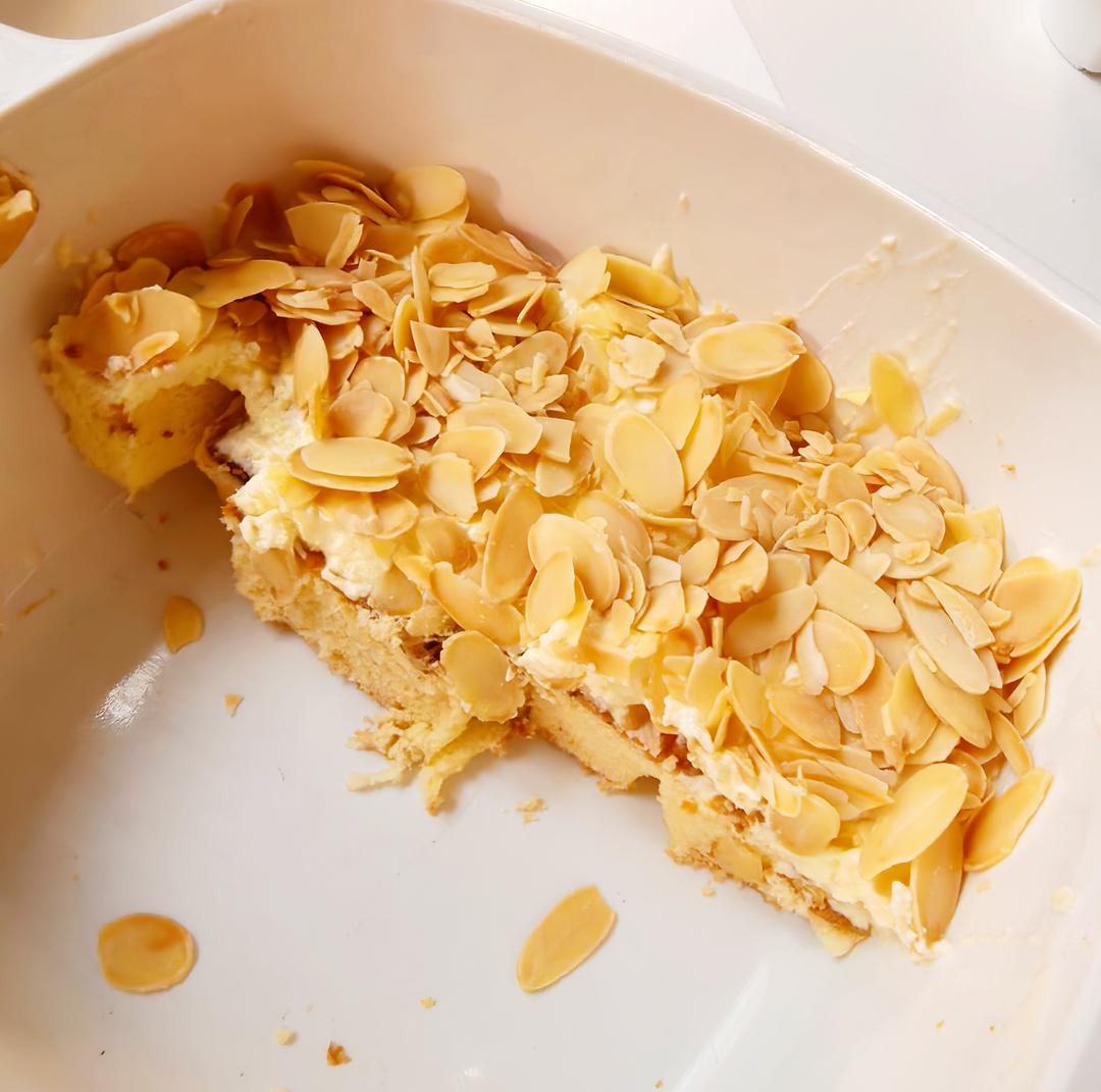 咸黄油奶油杏仁蛋糕