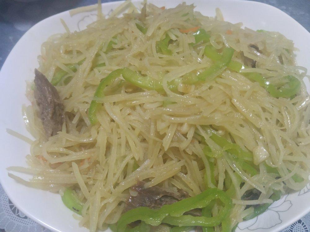 〈辣椒炒土豆丝〉，新手必学，欣小厨 😉