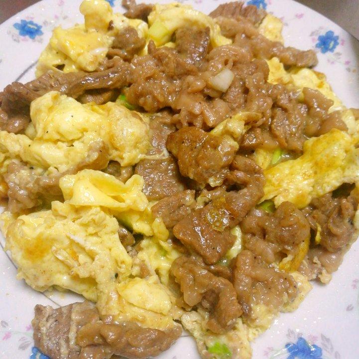 滑蛋牛肉，牛肉滑嫩，鸡蛋松软